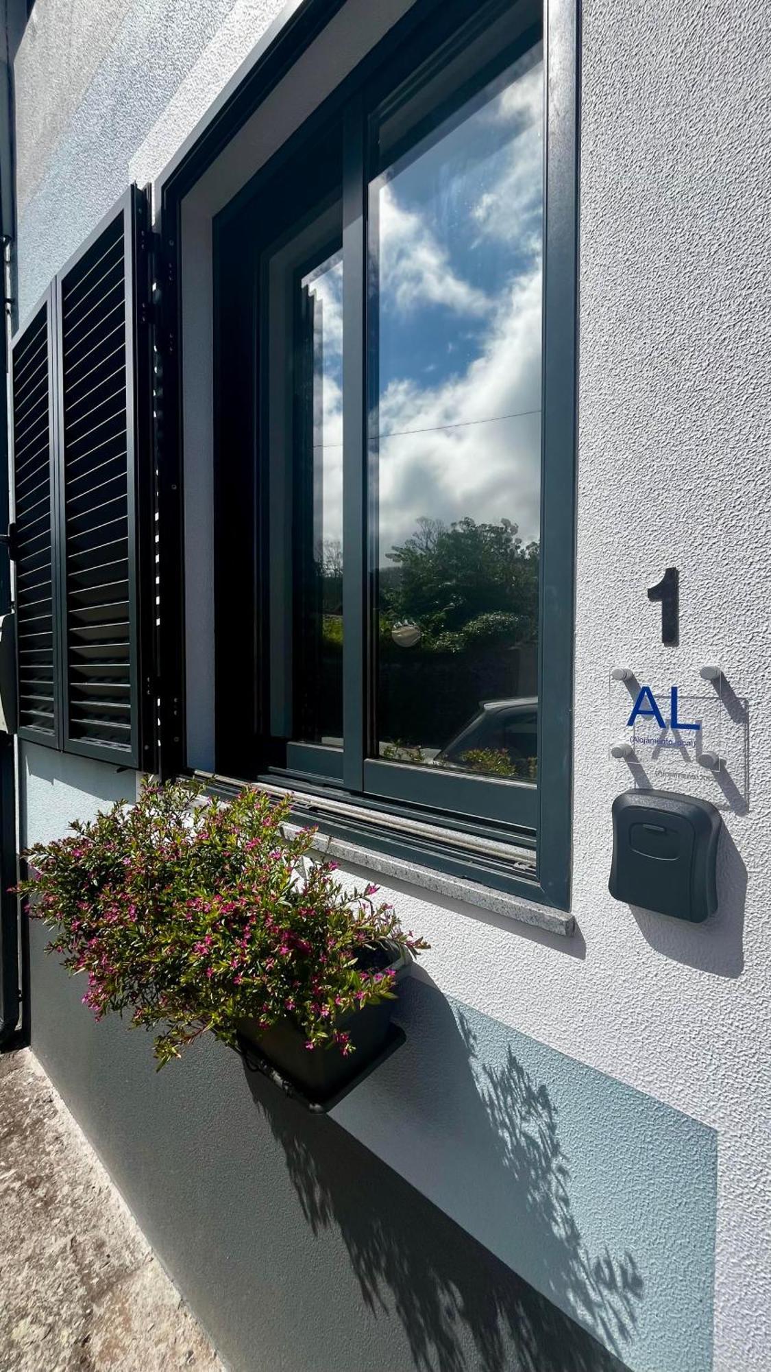 Anastacio Tiny House Apartment Porto Moniz Exterior photo